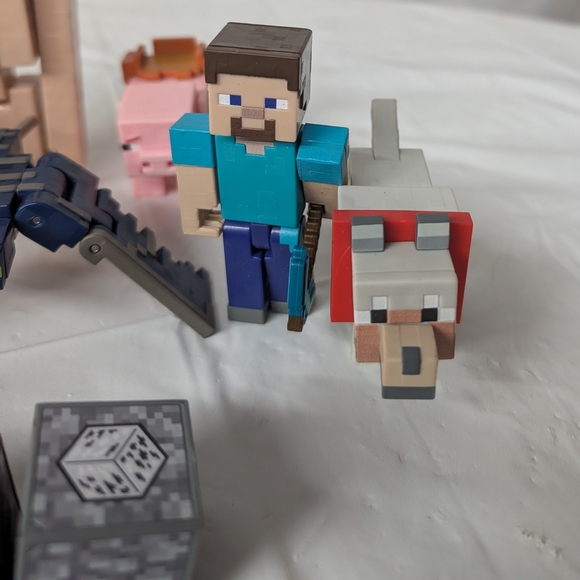 Minecraft Action Figure and Block Set - Picture 5 of 5